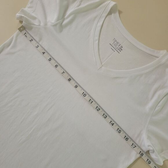 Time and Tru Women's Essential Short Sleeve V-Neck T-Shirt - Picture 6 of 12